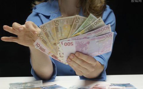 做期货小资金轻仓还是重仓好一点(小资金做期货做波段还是中长线)